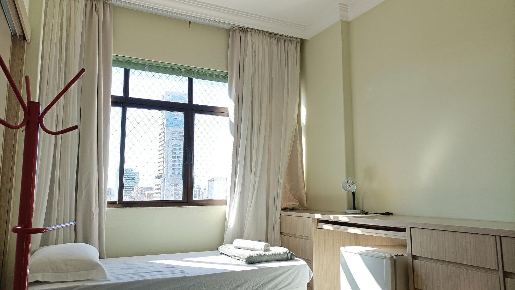 Apto 2q Grande E Espacoso Apartamento *